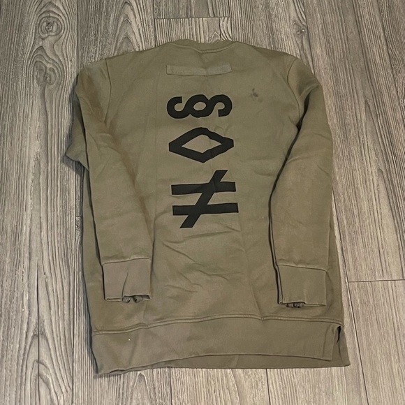 Sweatshirt - Picture 2 of 2